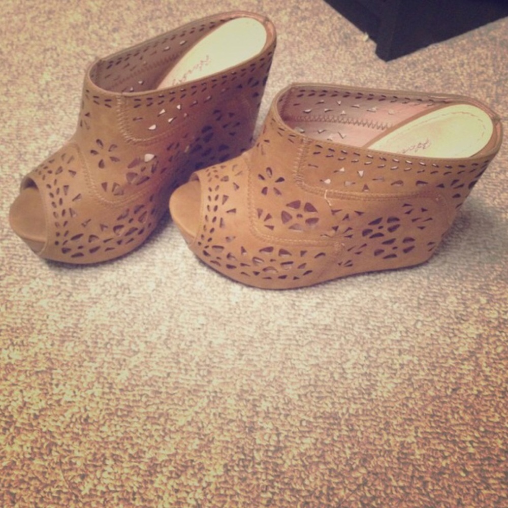 Leather Laser Cut Out Wedges